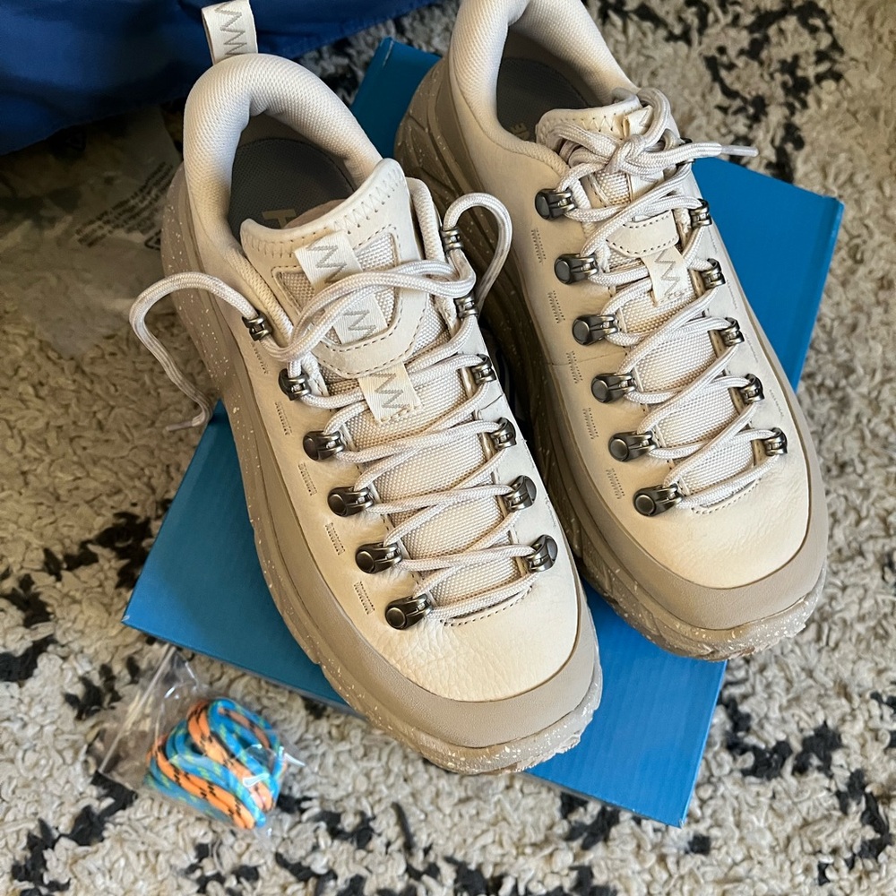 NEW Hoka Tor Summit Cream Trail Hiking Sneakers woman’s size 6 - Picture 2 of 5